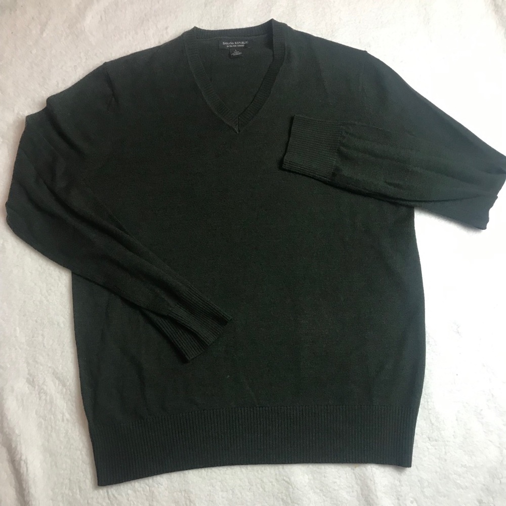 Banana Republic Merino Wool green v-neck sweater L